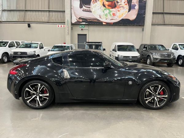 2018-Nissan-370Z-Coupe-Auto image:1