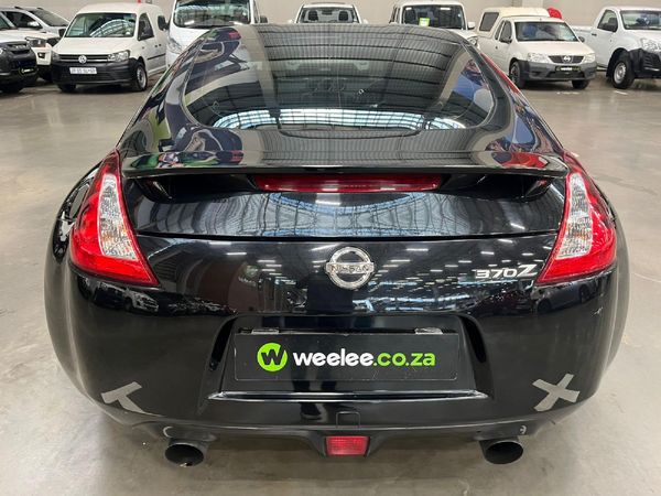 2018-Nissan-370Z-Coupe-Auto image:3