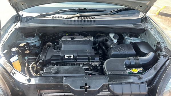 2010-Hyundai-Tucson-20-GLS image:13