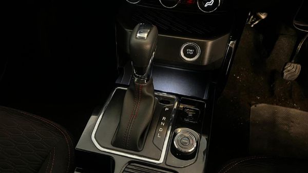 2026-Renault-Kiger-10T-Intens-Auto image:17