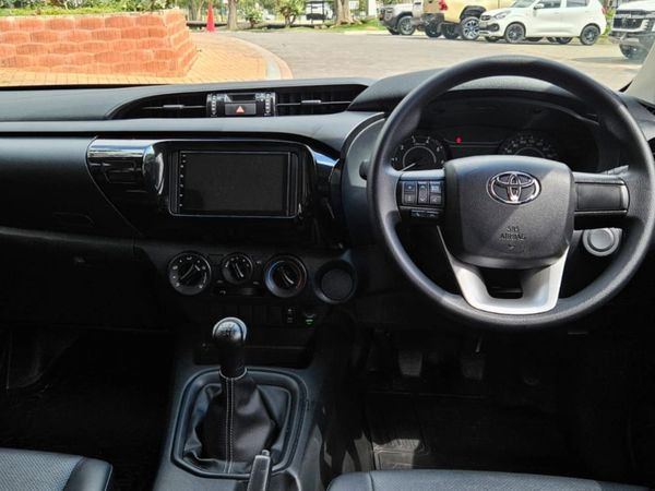 2026-Toyota-Hilux-24-GD-6-Raised-Body-SR-Double-Cab image:9