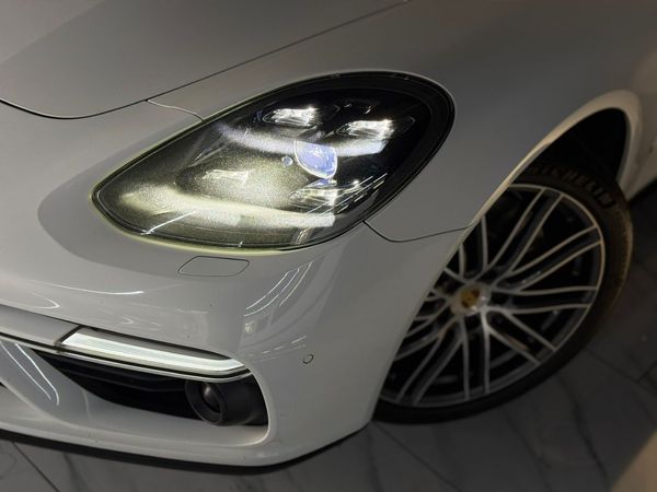 2017-Porsche-Panamera-Turbo-Auto image:13