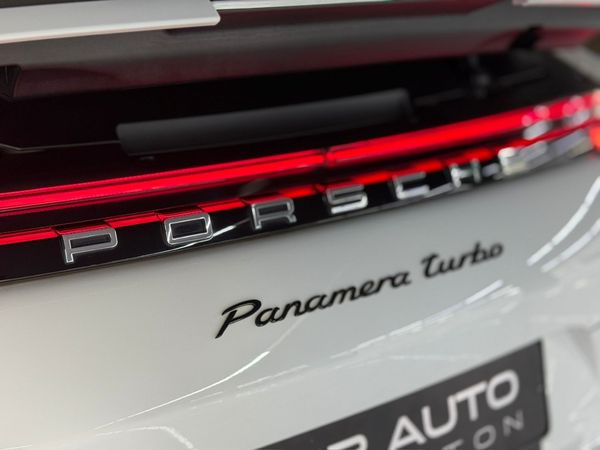 2017-Porsche-Panamera-Turbo-Auto image:15