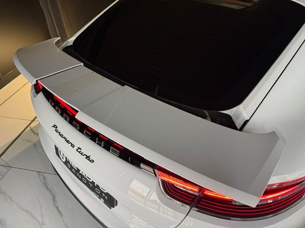 2017-Porsche-Panamera-Turbo-Auto image:16