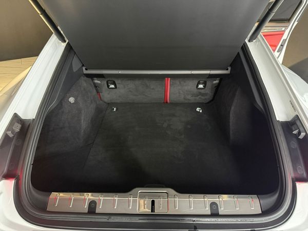 2017-Porsche-Panamera-Turbo-Auto image:21