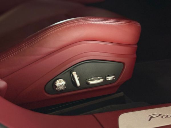 2017-Porsche-Panamera-Turbo-Auto image:26