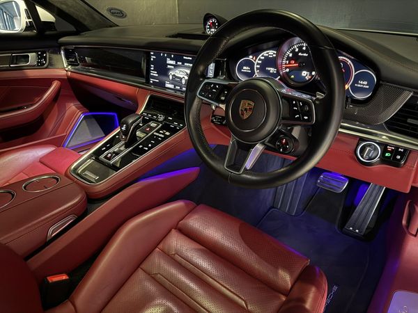 2017-Porsche-Panamera-Turbo-Auto image:35