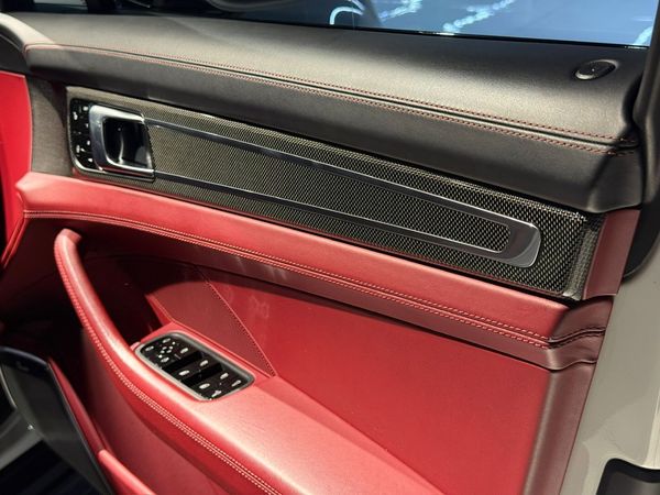 2017-Porsche-Panamera-Turbo-Auto image:38