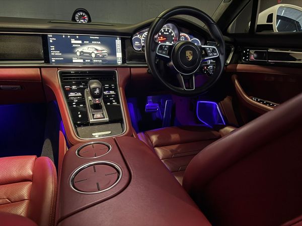 2017-Porsche-Panamera-Turbo-Auto image:41