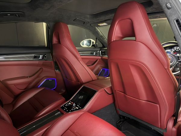 2017-Porsche-Panamera-Turbo-Auto image:44