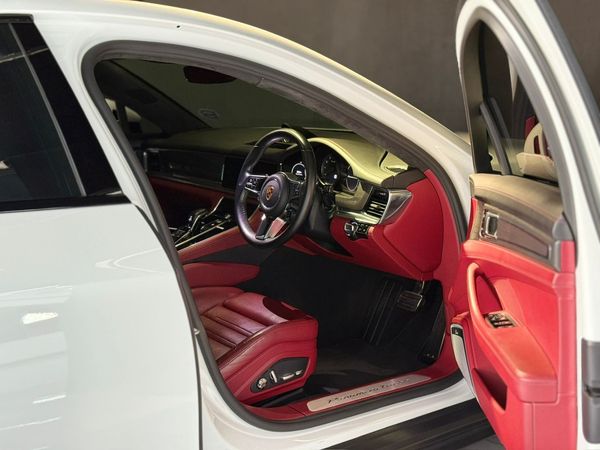 2017-Porsche-Panamera-Turbo-Auto image:47