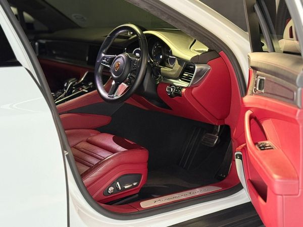 2017-Porsche-Panamera-Turbo-Auto image:48