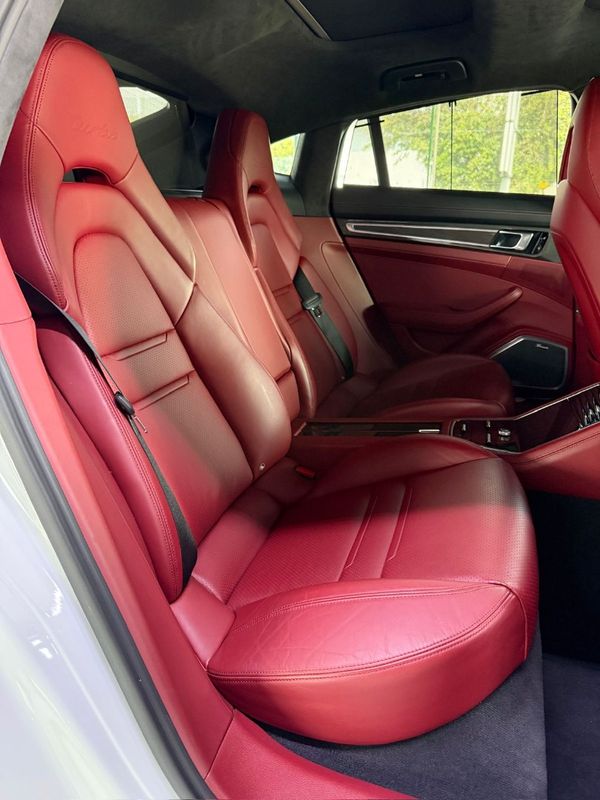 2017-Porsche-Panamera-Turbo-Auto image:50