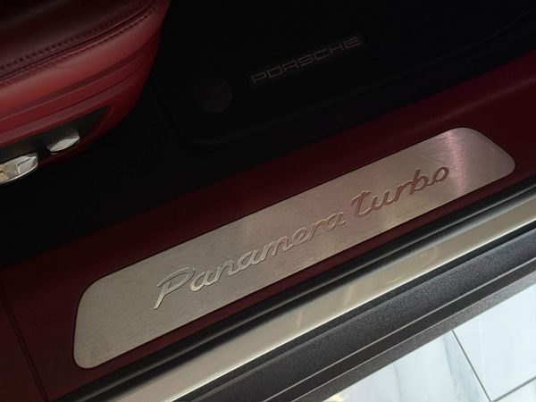 2017-Porsche-Panamera-Turbo-Auto image:52