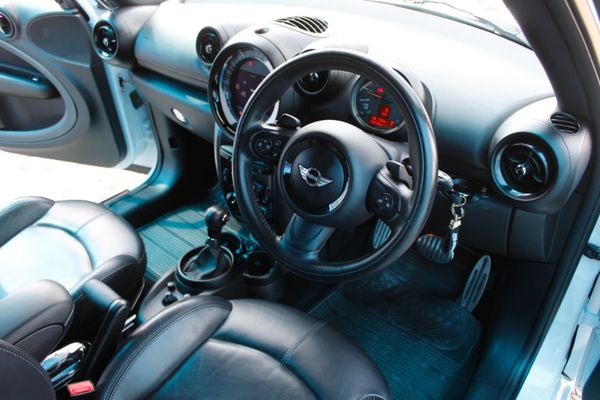 2015-MINI-Countryman-Cooper-S-Auto image:14