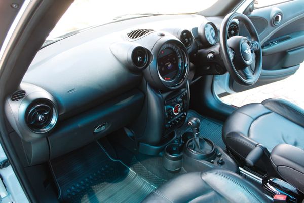 2015-MINI-Countryman-Cooper-S-Auto image:16