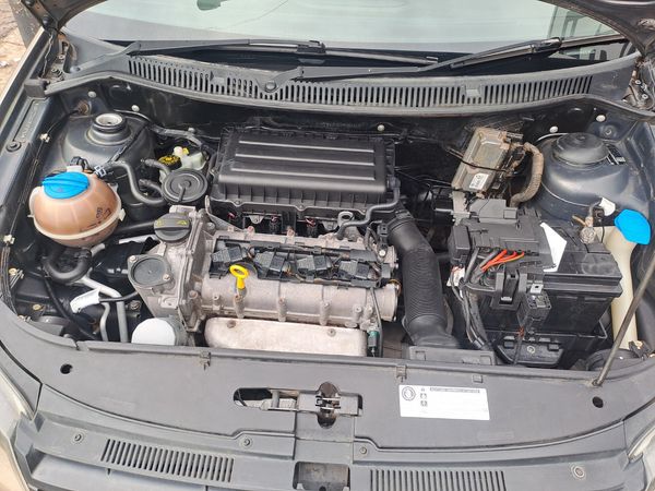 2016-Volkswagen-Polo-Vivo-GP-14-Trendline-Auto-Sedan image:9