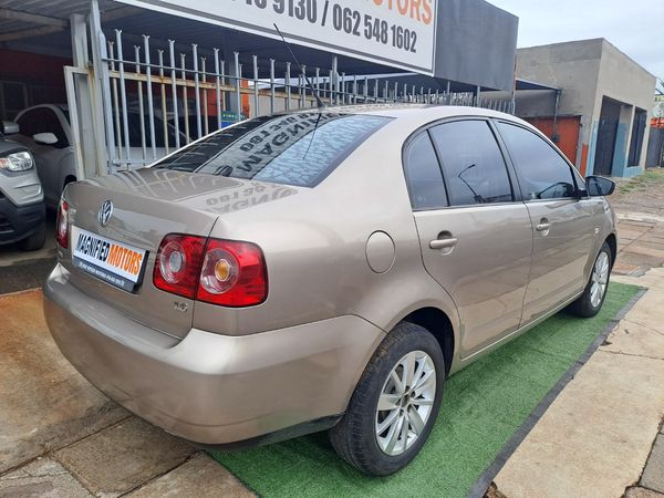 2016-Volkswagen-Polo-Vivo-GP-14-Trendline-Auto-Sedan image:1