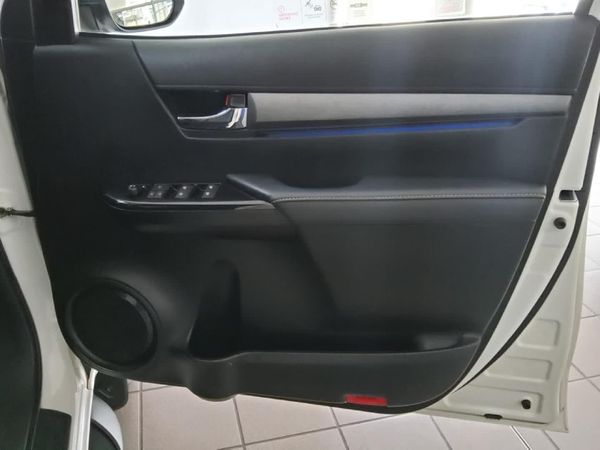 2025-Toyota-Hilux-28-GD-6-RB-Legend-RS-4x4-Double-Cab-Auto-mhev image:22