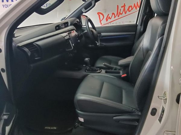 2025-Toyota-Hilux-28-GD-6-RB-Legend-RS-4x4-Double-Cab-Auto-mhev image:6