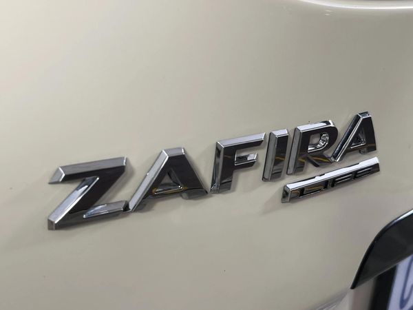 2022-Opel-Zafira-Life-Elegance-20-TD-Auto image:10