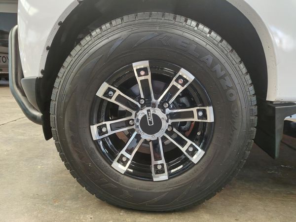 2022-Mahindra-Pik-Up-22-mHawk-S10-4x4-Double-Cab image:11