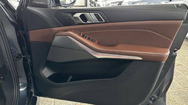 2021-BMW-X5-xDrive30d-M-Sport image:11
