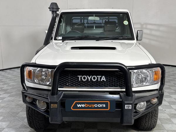 2022-Toyota-Land-Cruiser-79-45-D-70th-Edition-Single-Cab image:11