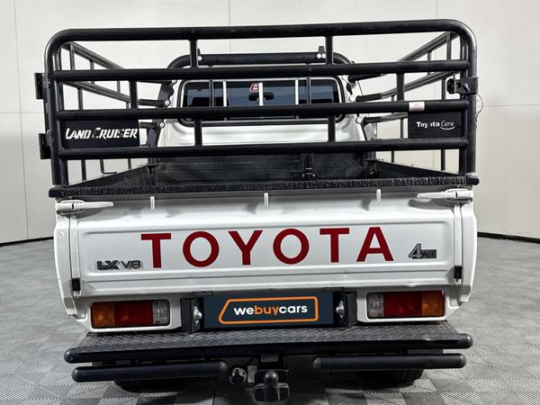 2022-Toyota-Land-Cruiser-79-45-D-70th-Edition-Single-Cab image:14