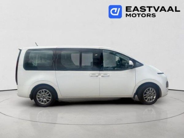 2024-Hyundai-Staria-22d-Executive-Auto image:6