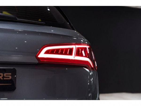 2018-Audi-SQ5-30-TFSI-quattro-Auto image:20