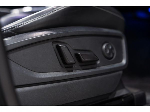 2018-Audi-SQ5-30-TFSI-quattro-Auto image:22
