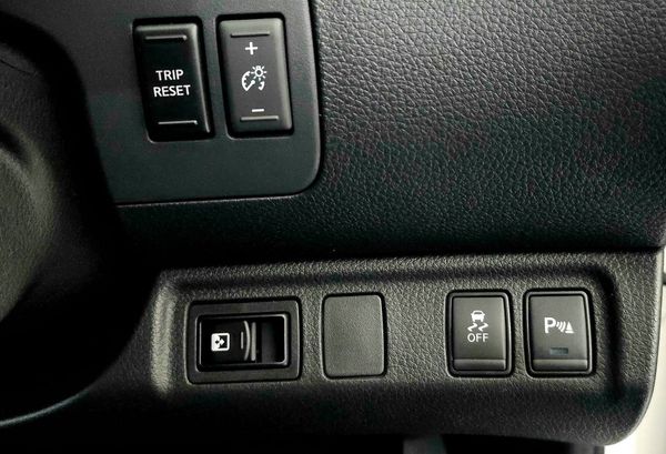 2026-Nissan-Navara-25-DDTi-PRO-4X-4X4-Auto-Double-Cab image:13