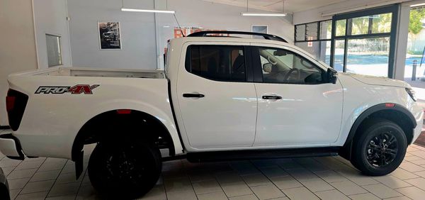 2026-Nissan-Navara-25-DDTi-PRO-4X-4X4-Auto-Double-Cab image:2