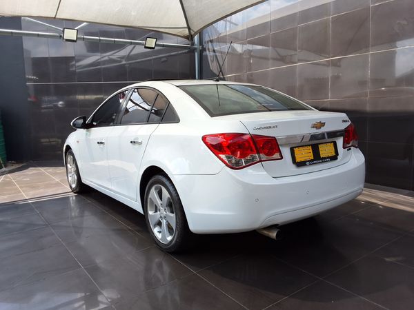 2011-Chevrolet-Cruze-20d-LT image:11
