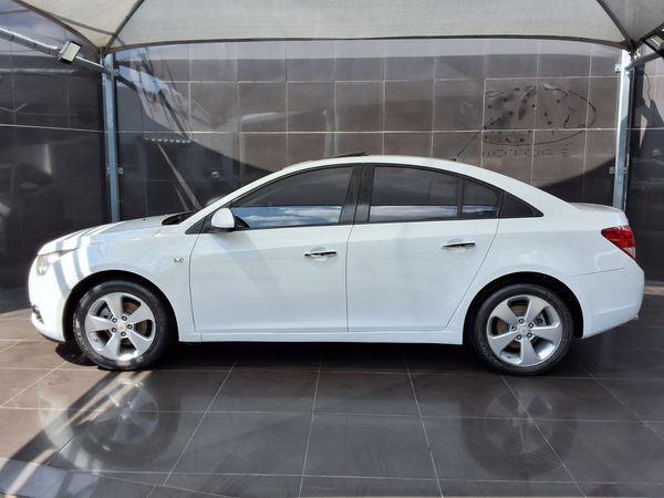 2011-Chevrolet-Cruze-20d-LT image:12