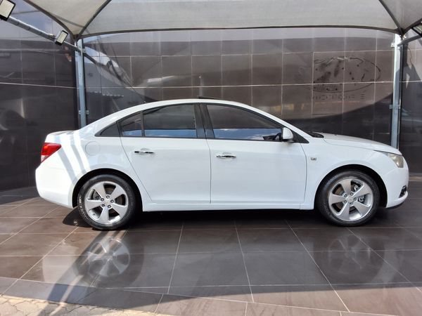 2011-Chevrolet-Cruze-20d-LT image:5