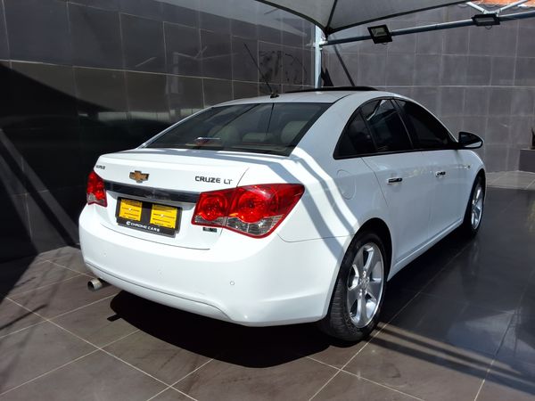 2011-Chevrolet-Cruze-20d-LT image:6