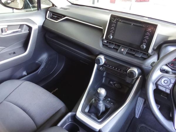2019-Toyota-RAV4-20-GX image:11