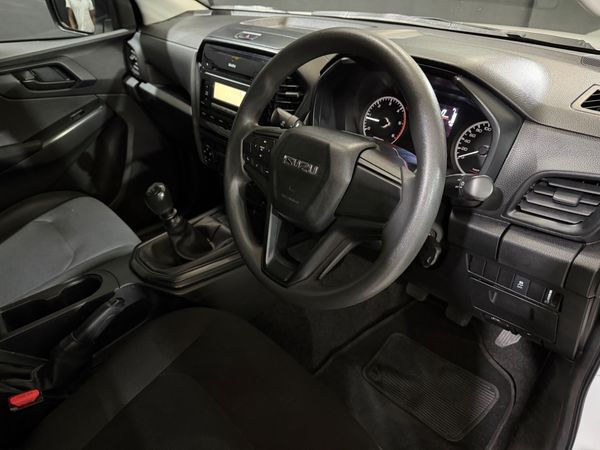 2023-Isuzu-D-Max-19-DDI-HR-L-4x4-Single-Cab image:8