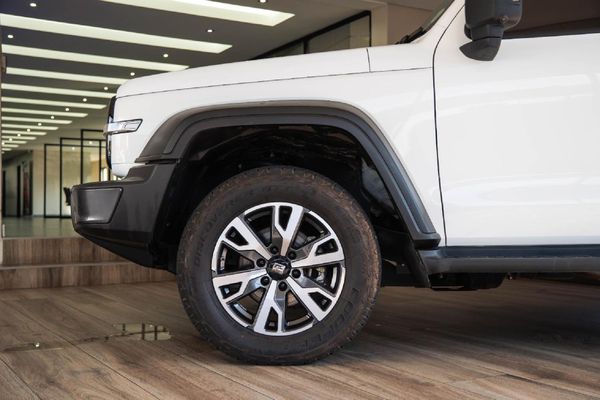 2025-GWM-Tank-300-24TD-Ultra-Luxury-4x4-Auto image:5