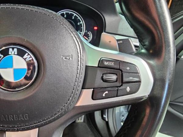 2017-BMW-5-Series-520d-M-Sport image:15