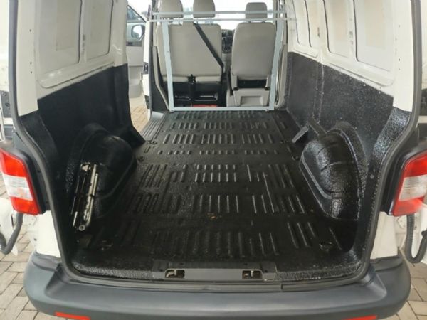 2013-Volkswagen-Transporter-T5-20-TDI-LWB-75kW-Panel-Van image:10