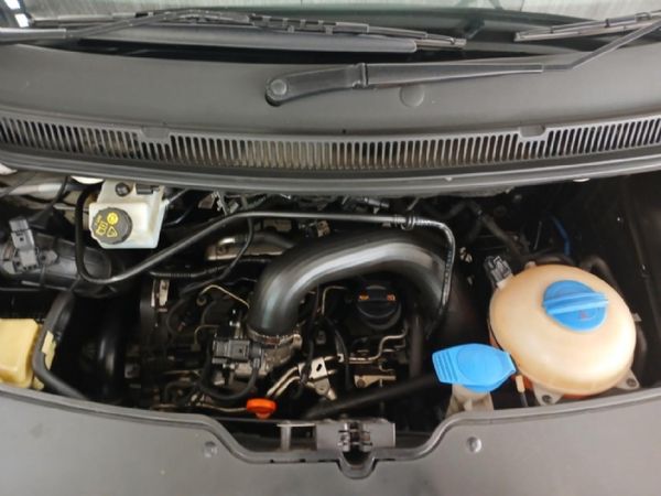2013-Volkswagen-Transporter-T5-20-TDI-LWB-75kW-Panel-Van image:11