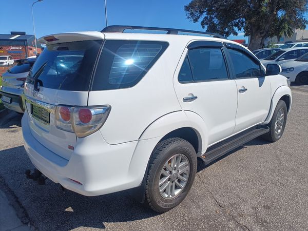 2014-Toyota-Fortuner-25-D-4D-Raised-Body image:2