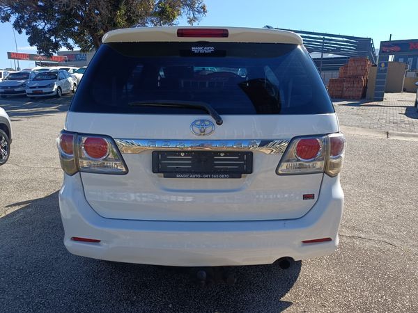 2014-Toyota-Fortuner-25-D-4D-Raised-Body image:4