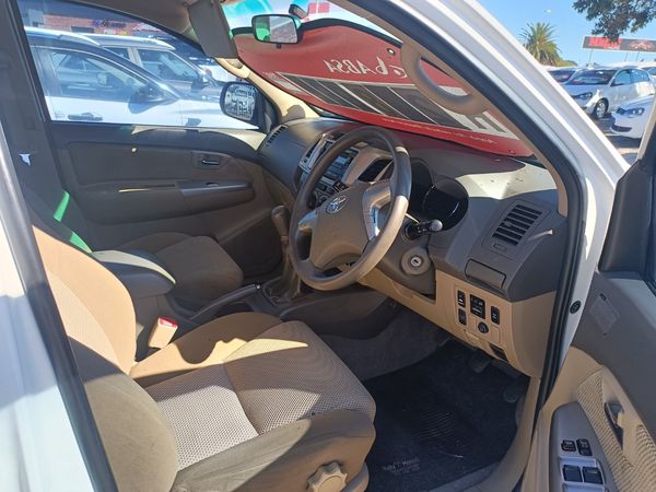 2014-Toyota-Fortuner-25-D-4D-Raised-Body image:7
