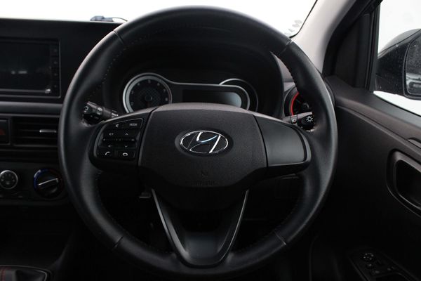 2023-Hyundai-Grand-i10-10-Fluid image:5