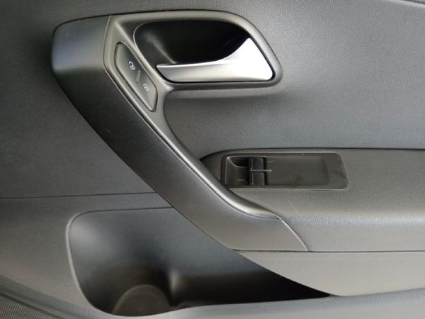 2020-Volkswagen-Polo-Vivo-14-Trendline-5-dr image:11