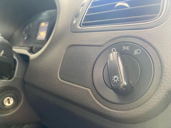 2020-Volkswagen-Polo-Vivo-14-Trendline-5-dr image:17